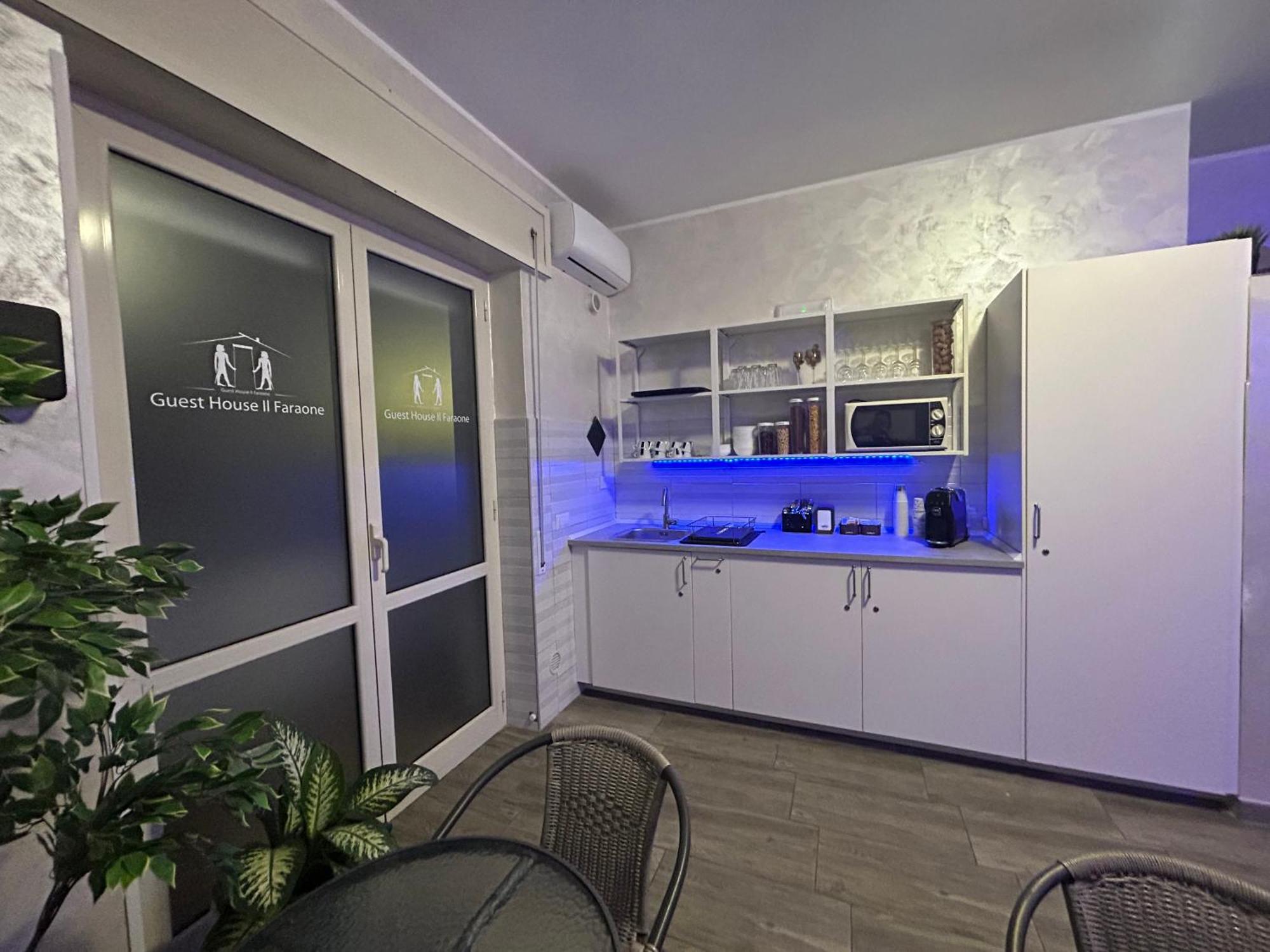 Roomy - Il Faraone Affittacamere Fiumicino